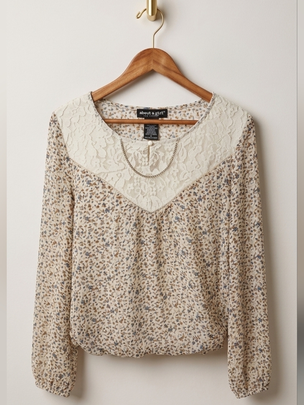 About A Girl Los Angeles Blouse Size Small